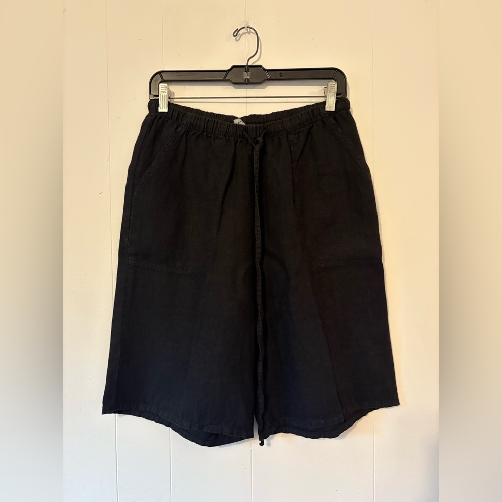 Match Point Black 100% Linen Knee Length Shorts in Black size S
